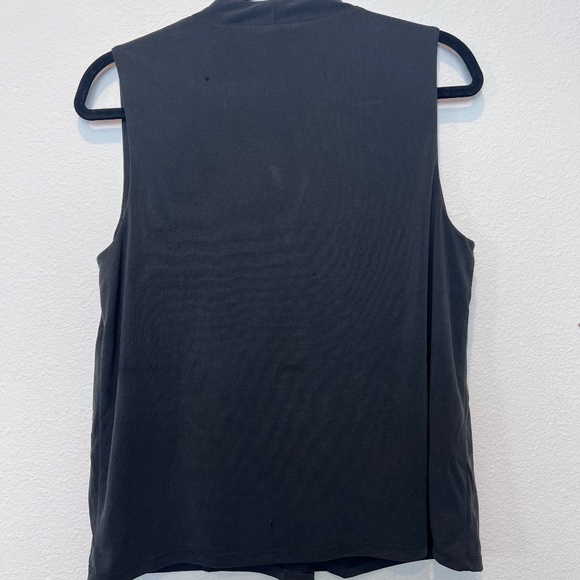 Banana Republic - Super Soft V Neck Tank - Picture 2 of 3